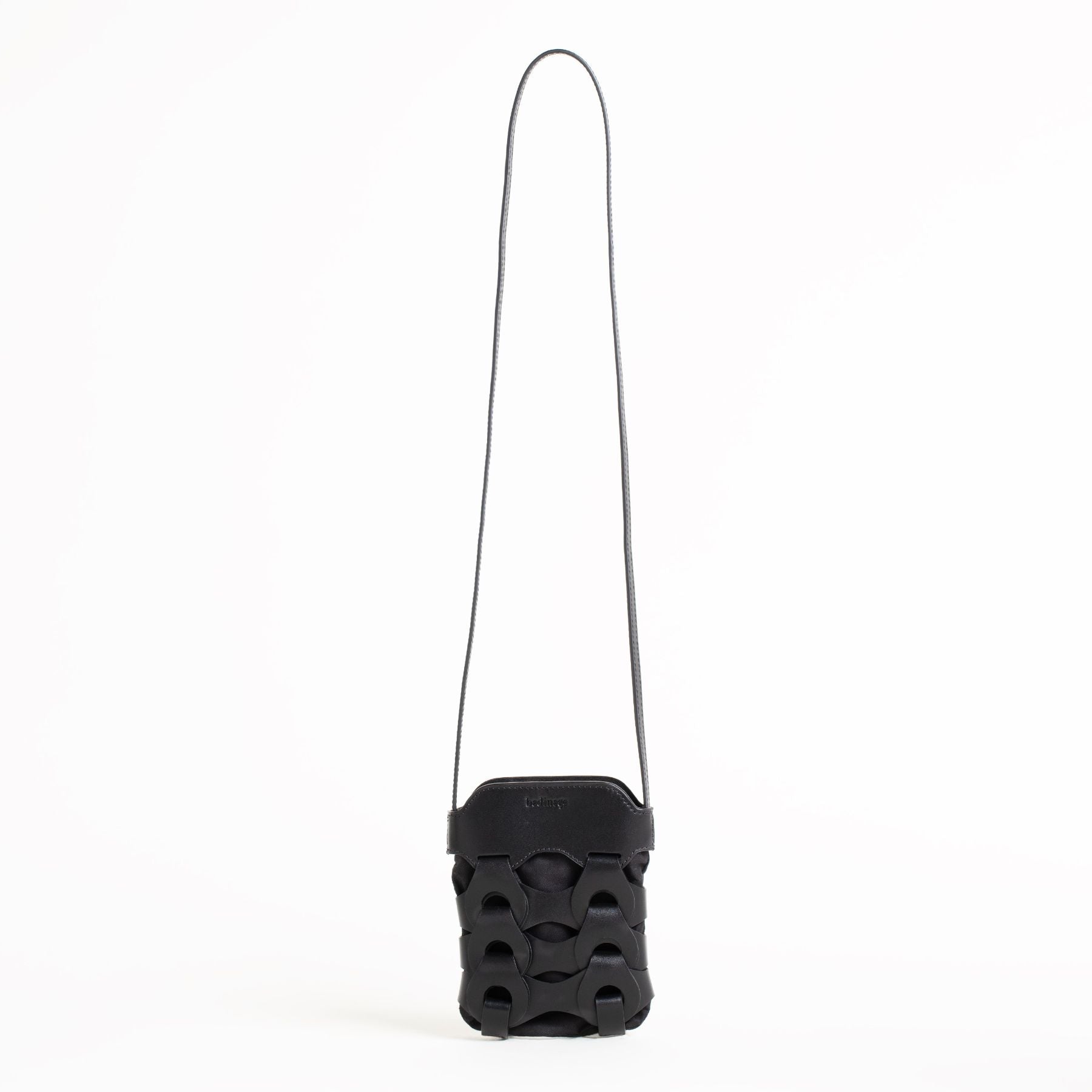L'Etui téléphone bandoulière cuir, ajustable et stylé L'Etui téléphone bandoulière cuir, ajustable et stylé